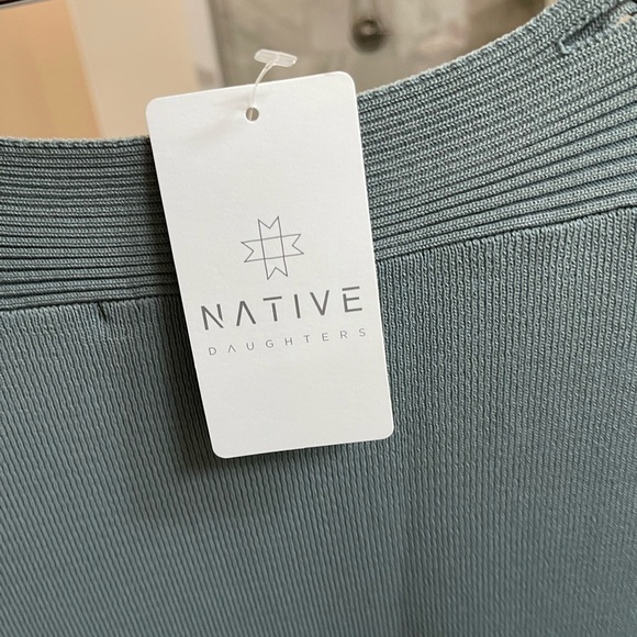 Green pencil skirt with side cut outs - Picture 3 of 7